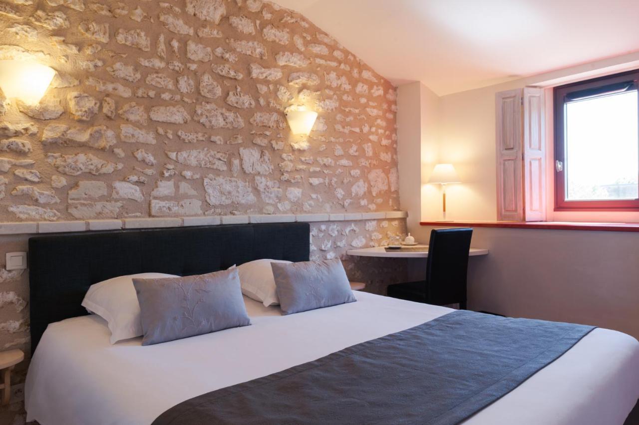 Le Pigeonnier Du Perron Hotel Availles-en-Chatellerault ภายนอก รูปภาพ