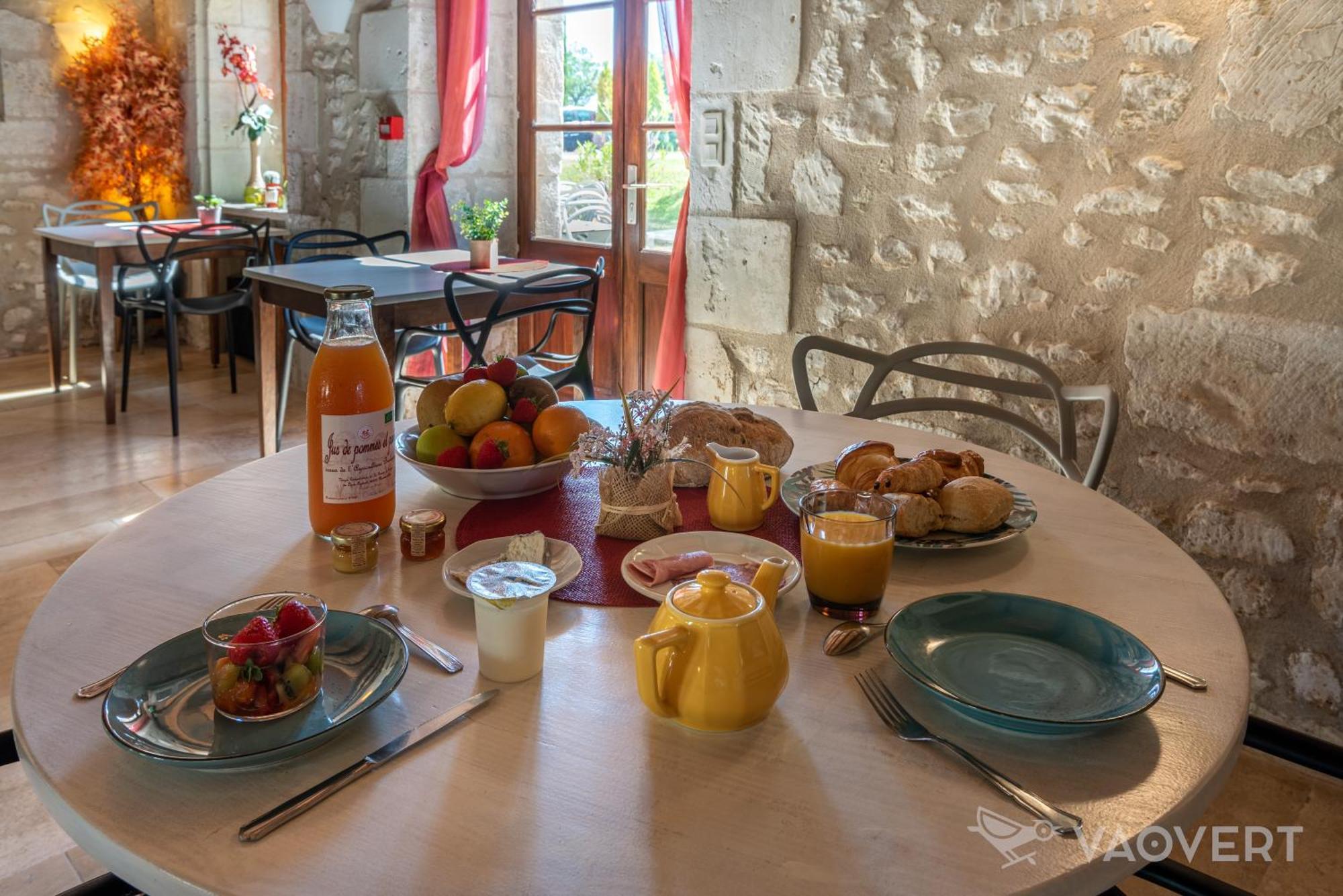 Le Pigeonnier Du Perron Hotel Availles-en-Chatellerault ภายนอก รูปภาพ